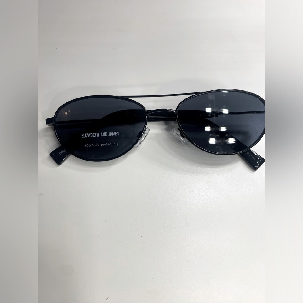 New! Elizabeth & James Black frame Sunglasses - Picture 8 of 12